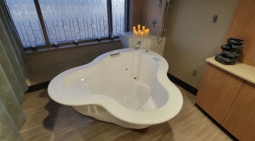 Article image: CM Health Introduces State-of-the-Art Active II Water Birth Pool for Expecting Parents